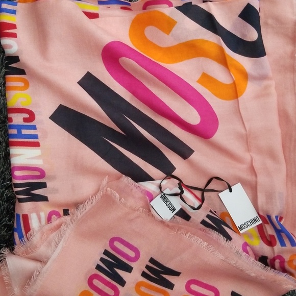💯% AUTHENTIC MOSCHINO LOGO PRINT SCARF - Picture 8 of 8